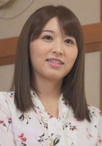 こたつの下で継母にイタズラ！ネイキを立てる親父を横目にいびつな関係の継母とムスコ！