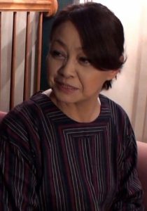 過疎化が進む山間部の田舎道で散歩中のおばさんをアンケート調査とナンパ！ホテルに誘い五十路熟女に孕ませSEX！