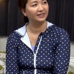 東京から田舎に撮影にきたナンパ隊！散歩中の色白熟女をナンパしてお宅拝見！そのまま3P乱交中出しSEX！