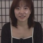 おっとりし過ぎて婚期を逃した美人熟女！エッチもさぞかしおとなしいかと思いきや喉奥まで咥える絶品技を披露！ガッツリ立たせて中出しセックス！